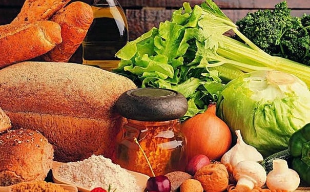 肚子胀打嗝是什么原因？腹胀打嗝是什么原因？[图]