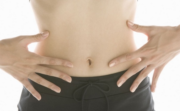 肚子胀是怀孕的征兆吗？肚子胀会不会是怀孕了？[图]