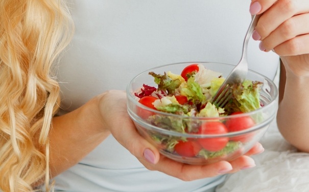 肚子胀拉肚子是什么原因？肚子胀拉稀是怎么回事？[图]