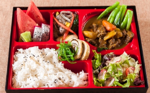 带饭饭盒怎么挑选？白领带饭吃什么菜好？(1)