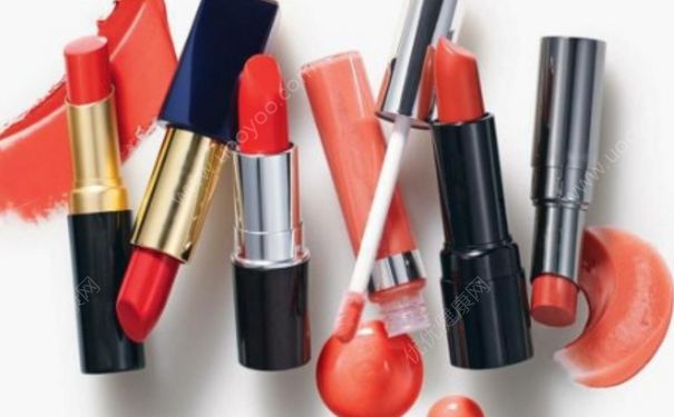 唇釉和口红哪个好用？唇釉和口红的区别[图]