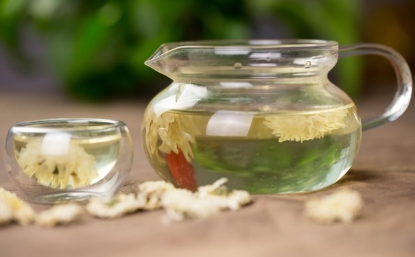 嗓子又干又疼吃什么好？嗓子又干又疼怎么缓解？[图]