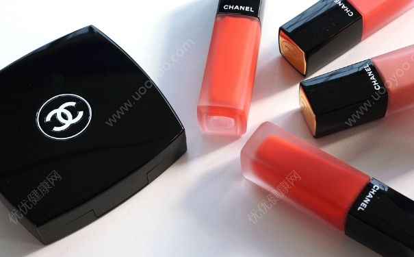 香奈儿印记唇釉多少钱？香奈儿印记唇釉试色[图]