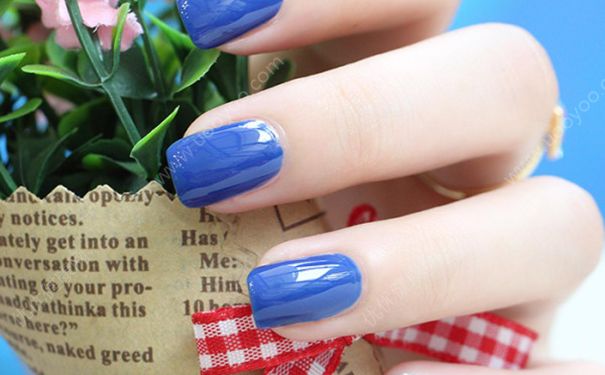 冬天涂什么颜色的指甲油好看？冬天适合涂什么颜色的指甲油？(4)