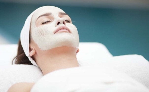 晒后修复面膜有哪些？怎样自制晒后修复面膜？(1)