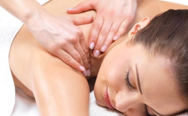 肚子胀如何快速消除？肚子胀气按摩哪里快速排气？[图]