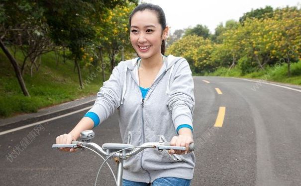 警方查获大量假冒卫生巾，假冒卫生巾有什么危害？(2)