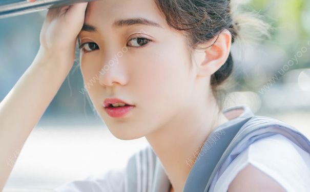 15岁女孩胸部外扩是怎么回事？15岁女生胸部外扩怎么办