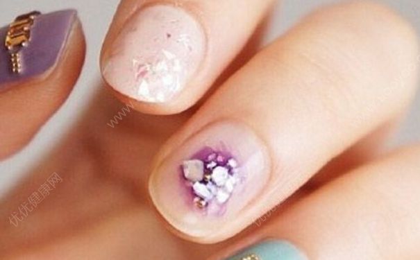 光疗甲怎么卸掉？光疗甲怎么卸不伤指甲？(1)