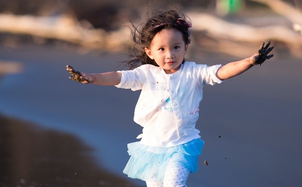 小儿急性咽炎有哪些危害？感冒引起的急性咽炎是怎么回事？(1)