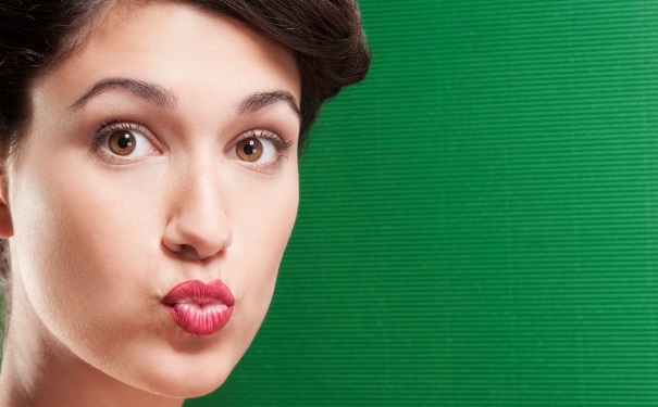 唇纹较深怎么办？哪些方法可以消除唇纹？(1)