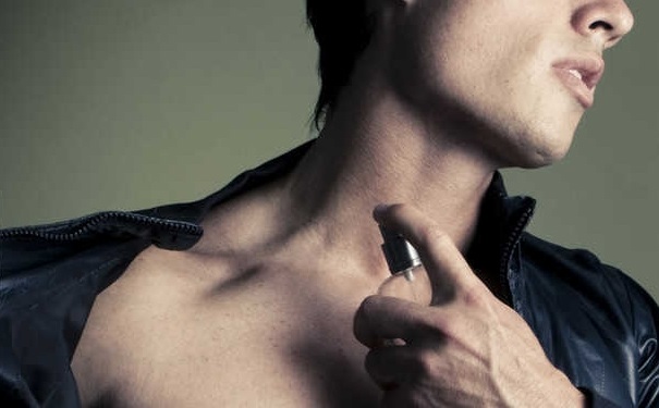 男士怎么喷香水？男士喷香水需要注意哪些问题？(1)