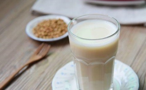 感冒可以喝豆浆吗？感冒能喝豆浆有什么注意事项？(1)