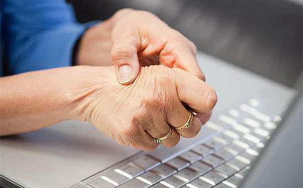 老人痛风是怎么回事？老人痛风如何应对？(1)