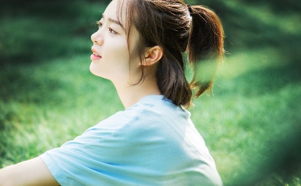 青春期女生毛孔粗大是什么原因？女生毛孔粗大怎么变小？(1)
