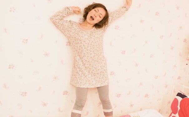 睡醒后为什么会背疼？睡醒后背疼该怎么办？(1)