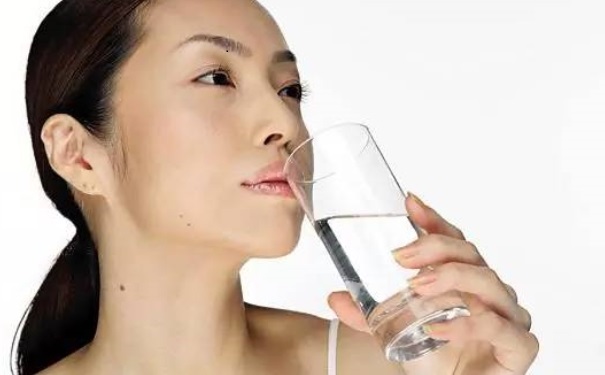 喝凉开水为什么会肚子疼？喝凉开水肚子疼怎么办？(1)