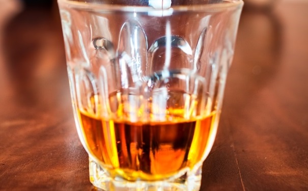 喝酒过敏该怎么办？喝酒过敏后该如何处理减轻症状？(1)