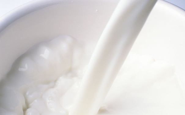 如何做牛奶面膜？牛奶面膜可以补水吗？(1)