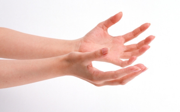 冻疮对皮肤的伤害有哪些？冻疮应该如何护理？[图]