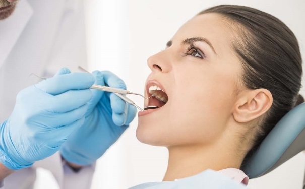 牙齿整形对牙齿有什么危害？牙齿洗白会伤害牙齿吗？[图]