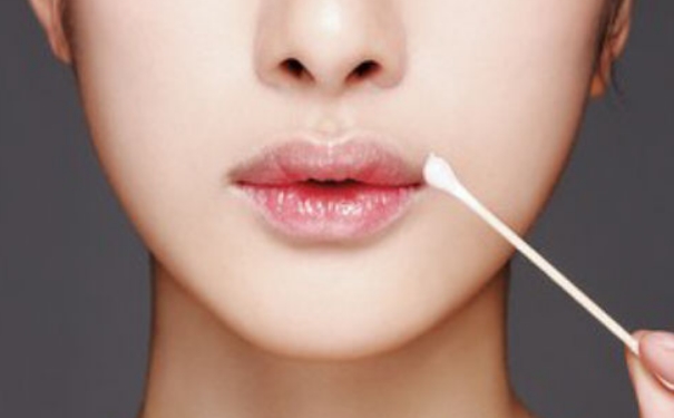 坐月子嘴唇起皮怎么缓解？坐月子嘴唇起皮如何缓解？[图]