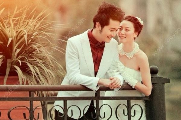 女人被摸腰部是什么感觉？女人腰部被揩油会怎样？(1)