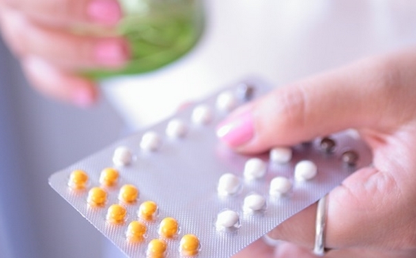 吃完紧急避孕药后恶心正常吗？服用避孕药后的正常反应