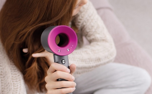 经常使用电吹风吹头发好吗？如何正确使用电吹风？[图]