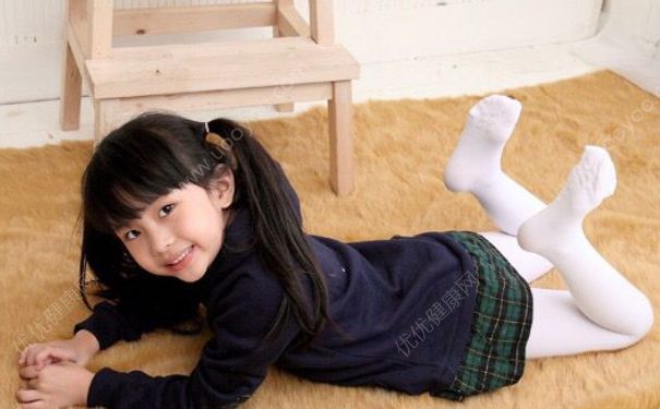 10岁女孩可以穿丝袜吗？10岁女生穿丝袜好吗？(1)