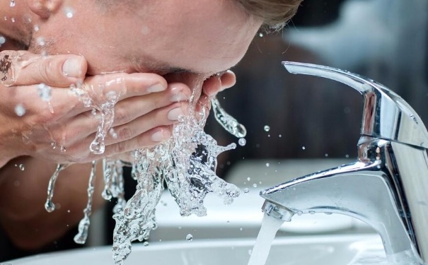 白醋一天洗几次脸最好？用白醋洗脸一天洗几次？(1)