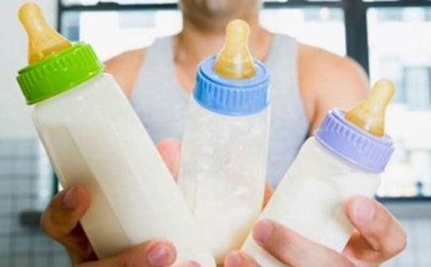 母乳和奶粉能混着吃吗？母乳和奶粉混着吃有什么好处？(1)
