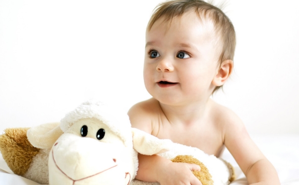 婴儿屁股为什么是青色的？婴儿屁股有青斑需要治疗吗？[