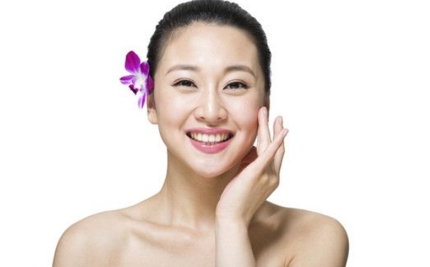 女生脸上汗毛多是什么原因？女生脸上汗毛多是遗传的吗？(1)