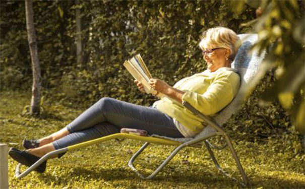 秋天脚容易干裂是什么原因？秋天脚干裂如何治疗和预防？(1)