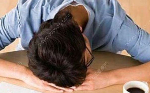 睾丸一个高一个低正常吗是怎么回事？(1)
