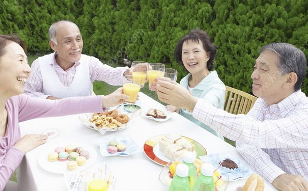 老年人饮食要注意哪些？老年健康饮食怎么做？[图]