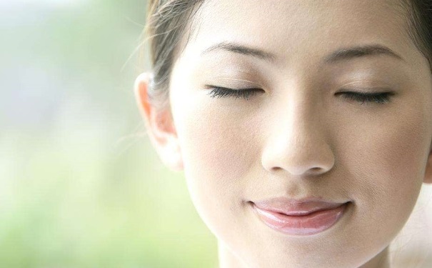 怎么自制苹果牛奶眼膜？自制苹果牛奶眼膜的做法(1)