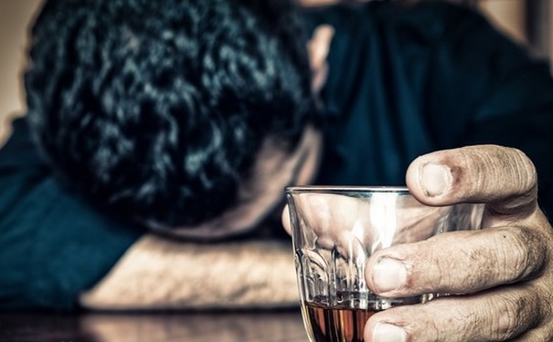 喝醉怎么解酒最快？喝醉酒了该怎么快速解酒？(1)