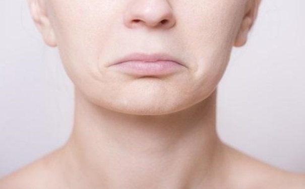 女人脸肿是是什么原因？女人脸浮肿怎么消肿？(1)