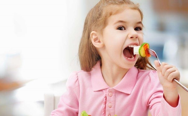 扁桃体发炎吃什么可以缓解？哪些偏方可以治扁桃体发炎