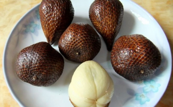 蛇皮果孕妇可以吃吗？孕妇能吃蛇皮果吗？(1)