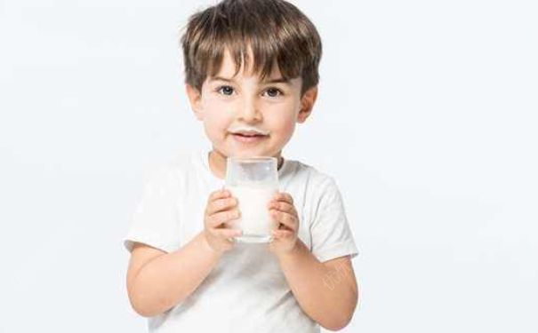 孩子咳嗽能喝牛奶吗？儿童咳嗽能喝纯牛奶吗？(1)