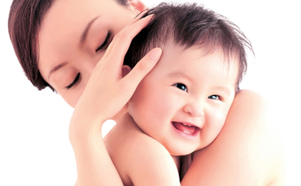 怎么正确抱新生儿？抱婴儿的方法是什么？(1)