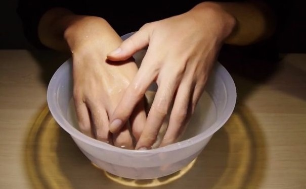 手上长冻疮怎么根治？冬天怎么预防手上长冻疮？(1)