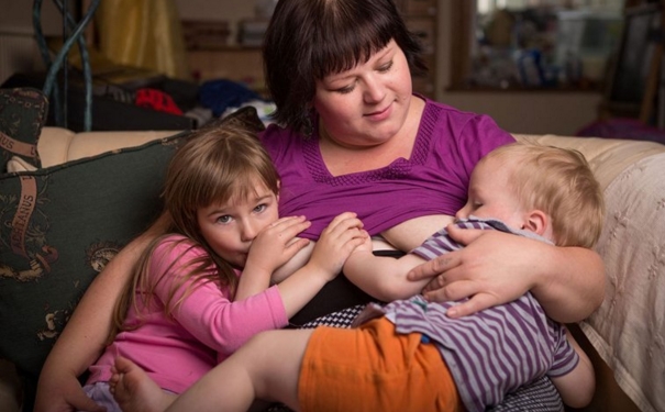 母乳性黄疸停母乳几天有效果？母乳性黄疸要停母乳多久？(1)