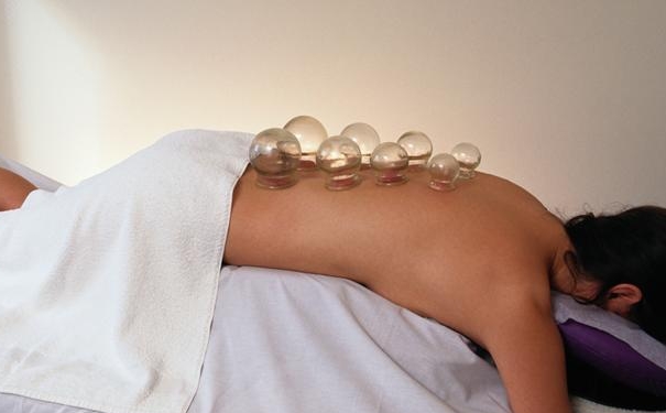 拔罐的好处和坏处有哪些？拔罐的作用有哪些？(1)