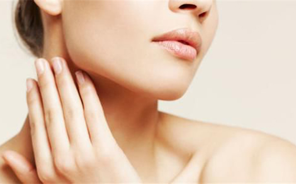 哪些原因会导致脖子粗？脖子肉多是得了甲状腺吗？[图]