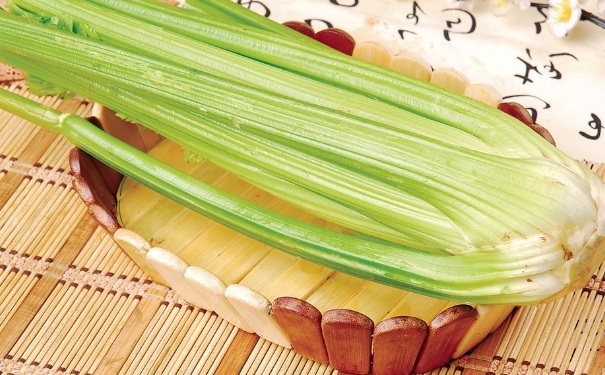 上火咽喉肿痛食疗方法有哪些？上火咽喉干痛怎么办？(1)