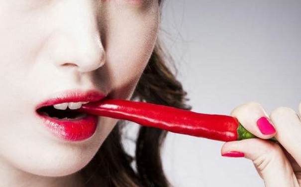 口腔溃疡是什么原因导致的？口腔溃疡怎么快速治疗？(1)